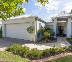 3 Bedrooms, House, For sale, Ashmore Road, 2 Bathrooms, Listing ID 1045, Benowa, Queensland, Australia, 4217,