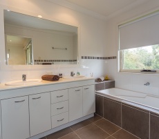 3 Bedrooms, House, For sale, Ashmore Road, 2 Bathrooms, Listing ID 1046, Benowa, Queensland, Australia, 4217,