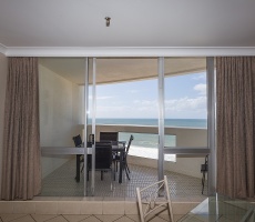 3 Bedrooms, Apartment, For sale, The Esplanade, 2 Bathrooms, Listing ID 1068, Surfers Paradise, Queensland, Australia, 4217,