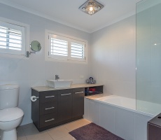 4 Bedrooms, House, For sale, Boronia Drive, 2 Bathrooms, Listing ID 1137, Southport, Queensland, Australia, 4215,