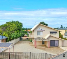 4 Bedrooms, House, For Rent, Chale Court, 3 Bathrooms, Listing ID 1183, Bundall, Queensland, Australia, 4217,