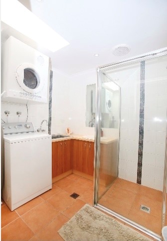 3 Bedrooms, Apartment, For Rent, Darrambal Street, 1 Bathrooms, Listing ID 1188, Chevron Island, Queensland, Australia, 4217,
